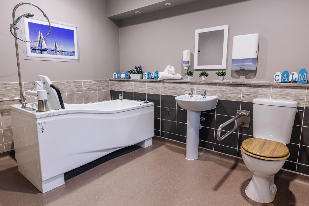 Bathroom at Arbour Lodge Independent Hospital 